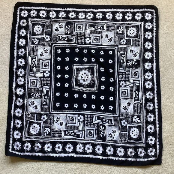 Accessories - Black and White Floral Scarf